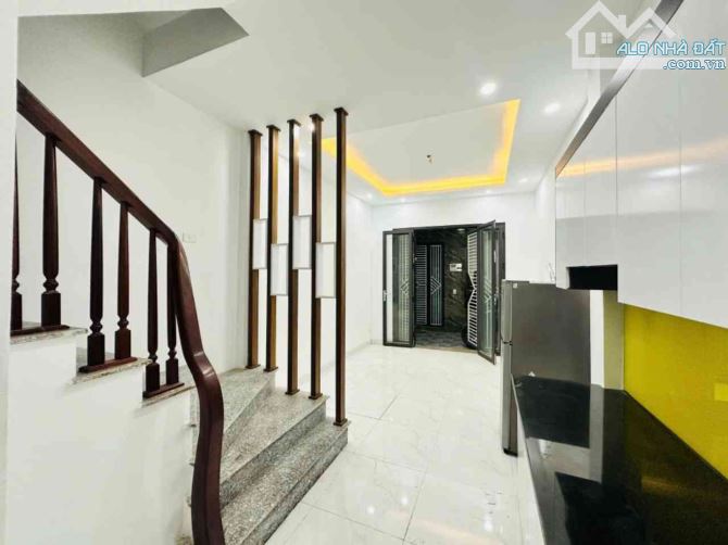 B.Á.N NHÀ THƯỢNG CÁT, 32M2, 5T, GIÁ 3.5 TỶ. VÀI BƯỚC RA Ô TÔ , NGAY ĐƯỜNG TÂY THĂNG LONG.