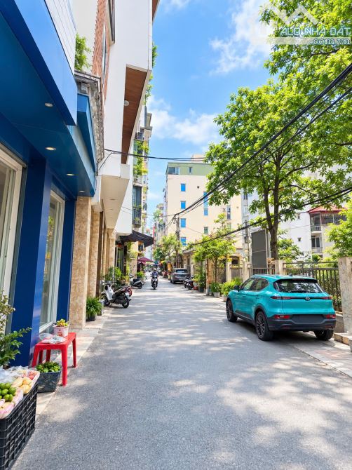 BÁN TÒA NHÀ PHÂN LÔ CHÙA BỘC – 92M², 7 TẦNG THANG MÁY, MT 6,1M – 27 TỶ, ô tô