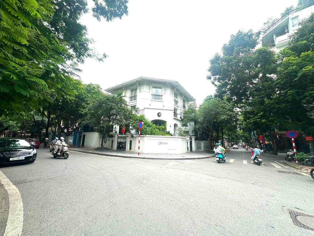 BÁN BIỆT THỰ KĐT TRUNG HÒA, NHÂN CHÍNH, 310M2 4 TẦNG LÔ GÓC, GIÁ TỐT