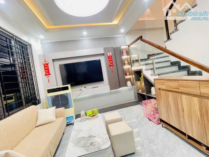 💥Bán nhà ngay mặt ngõ buôn bán sầm uất đường Miếu Hai Xã 🥰4TANG*mặt tiền khủng 7 m_ Giá