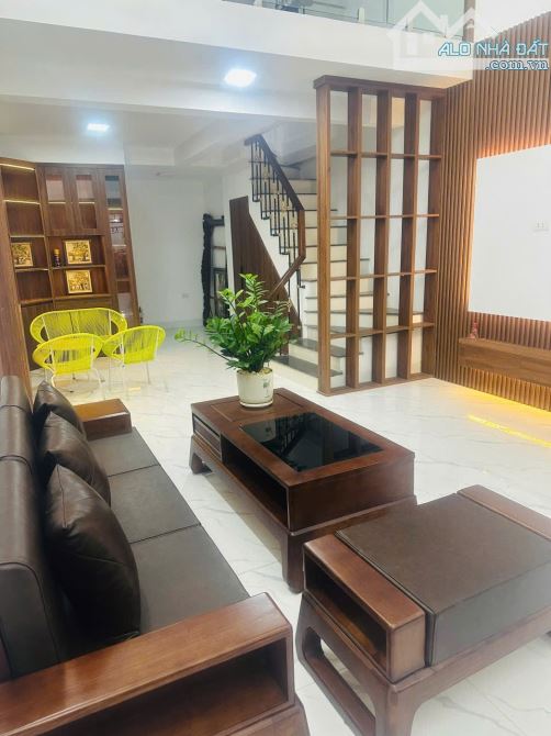 BÁN NHÀ VĂN CHƯƠNG 28M² 4 TẦNG LÔ GÓC 3PN TẶNG NỘI THẤT 6.5 TỶ