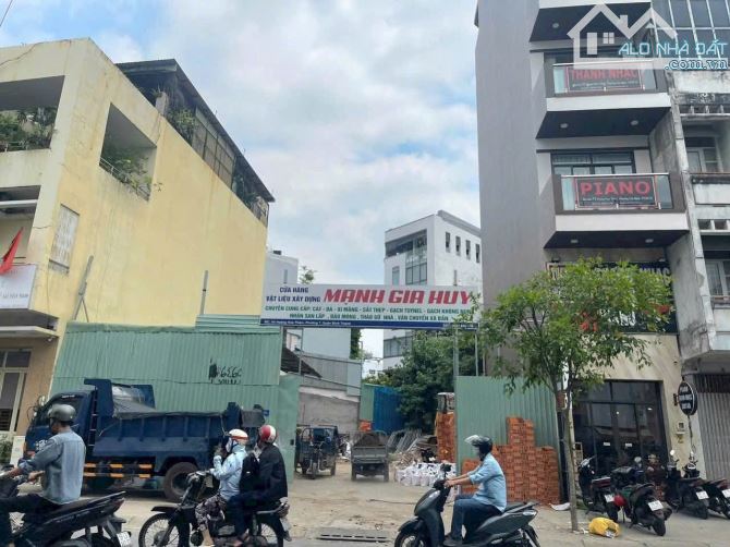 Bán rất gấp nhà đường Trần Não, Bình An,Quận 2, dt: 14x24m cấp 4 tiện xây hầm 8 tầng