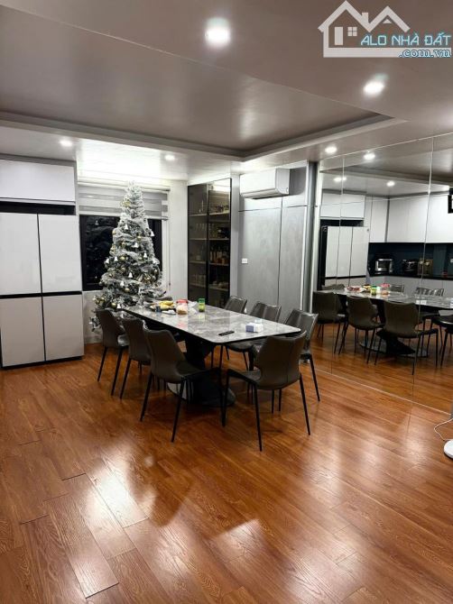 Lô góc siêu phẩm Nguyễn Văn Huyên - Ô tô tránh, 8 tầng thang máy, 40/50M, MT 12M, giá 14ỷ