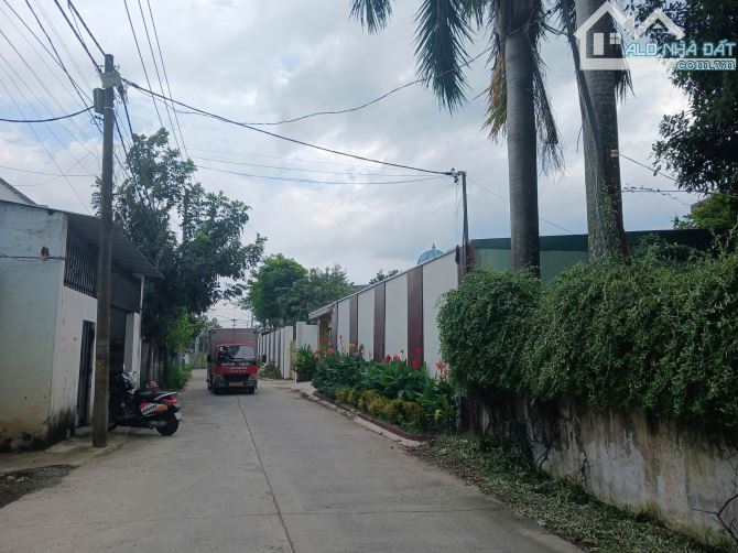 Xưởng 2 tầng - Dt: 200m2 - Đường Container thông Nguyễn Văn Bứa - Dương Công Khi.