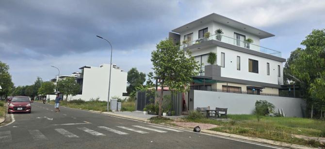 Bán biệt thự 200m, đường Số 1 - Nam Nha Trang, chỉ 12.5 tỷ