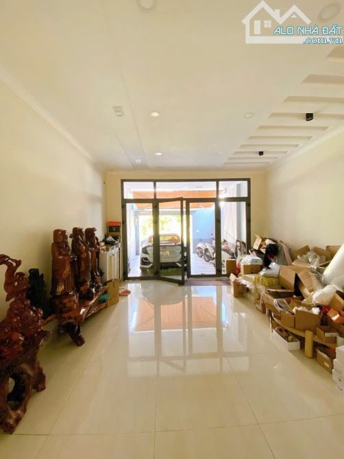 Bán Nhà Phạm Thế Hiển P.Bình Đông Quận 8 - 223m2 - 9,7 x 23m2 - Giá 6,5 Tỷ TL