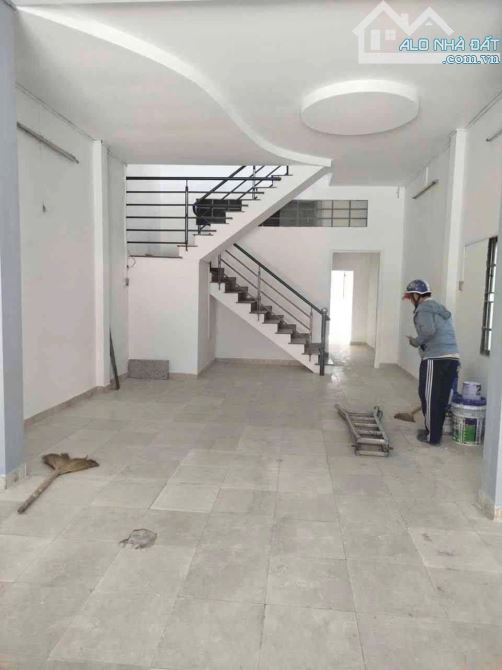 LÔ GỐC 2 MẶT TIỀN KINH DOANH - ĐƯỜNG LÊ VĂN QUỚI - NGANG 4.8M DT 95M - 2 TẦNG - KO LỘ GIỚI