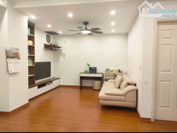 Cần Bán Căn Hộ CC Tân Tây Đô, DT: 80 m2, (2+1)PN, 2VS. Full Nội Thất. Giá: 3.65 tỷ