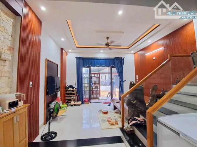 🔥 Nhà 2 tầng kiệt oto Nguyễn Huy Tưởng.. - Kiệt rộng 4-5m, oto có thể vô tới nhà…