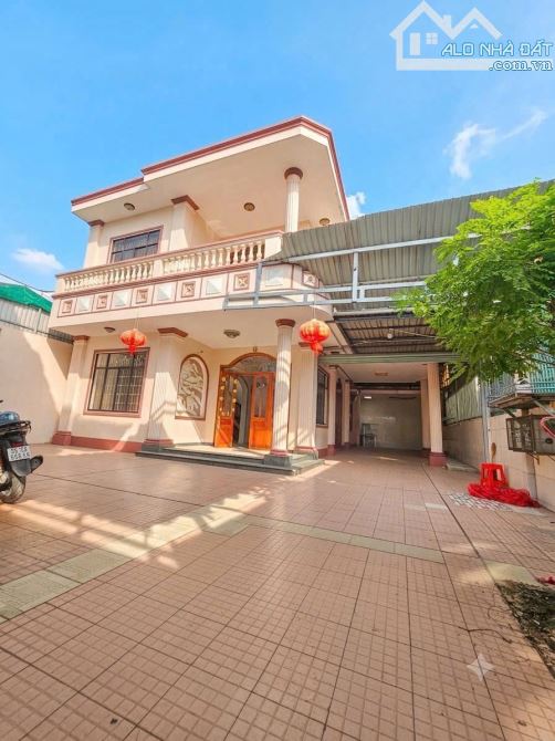 Bán nhà 2 tầng cũ, mặt tiền đường Tân Hoà 2, Xa Lộ Hà Nội Quận 9 DT 437m2 thổ cư giá 25 tỷ