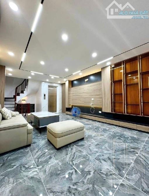 🏡 BÁN NHÀ LÔ GÓC HOA LÂM, PHƯỜNG VIỆT HƯNG – 55M² – 5 TẦNG – 7.5 TỶ – THANG MÁY