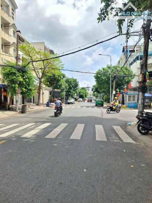 MẶT TIỀN KINH DOANH - 4 TẦNG - DT 100M - NGANG 5M - NGAY TL10 - TRẦN VĂN GIÀU - 5P RA TÊN