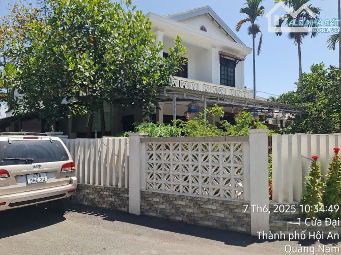 Siêu phẩm villa cửa đại Hội An, 374m2 đất, dòng tiền 80tr/tháng