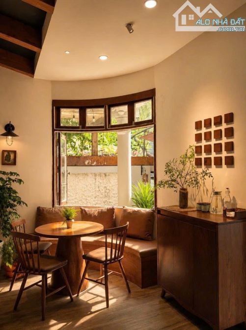 BÁN NHÀ PHỐ TRẦN QUỐC HOÀN – 250m², MẶT TIỀN 30m, LÔ GÓC 3 THOÁNG, ĐƯỜNG 8m – 100 TỶ