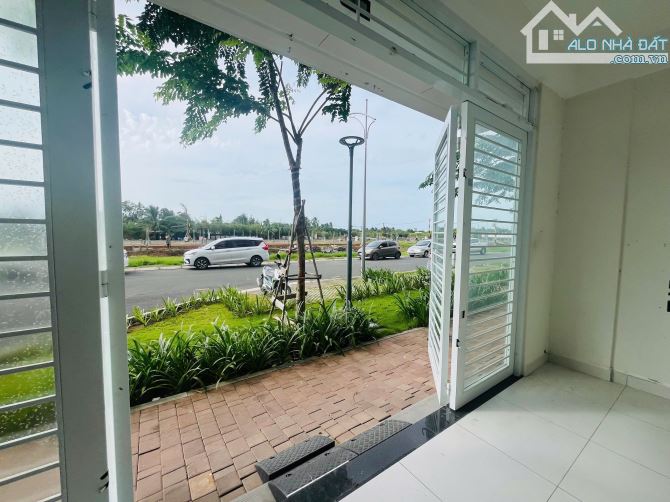 BÁN SHOPHOUSE TẦNG TRỆT (CÓ SỔ) CHUNG CƯ NAM LONG 2 CENTRAL - GIÁ: 1.9 TỶ