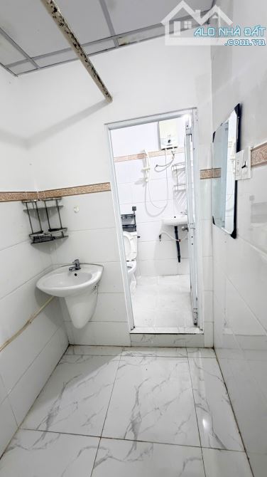 3.1 tỷ, 3.5x7, Lý Thường Kiệt, Quận 10 di chuyển 5 phút. Gần Q10, Nhà Thờ Thiên Phước
