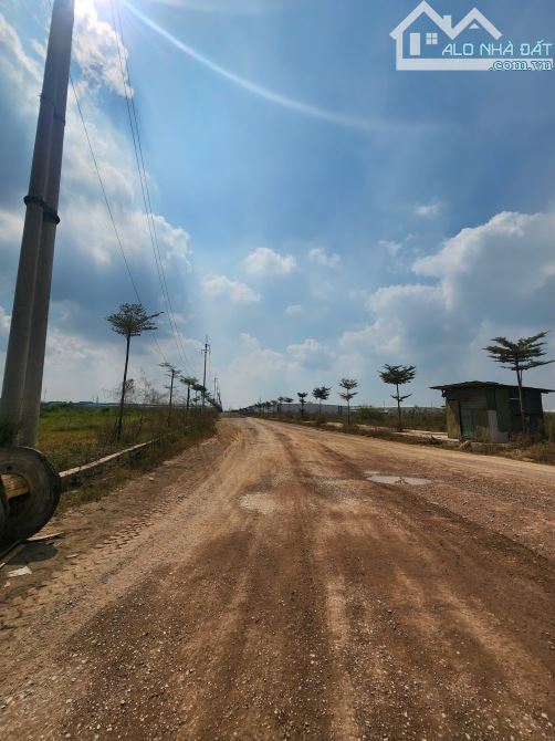 ĐẤT 15000M2 mặt tiền 100m TRONG KCN THUẬN THÀNH 3 BẮC NINH