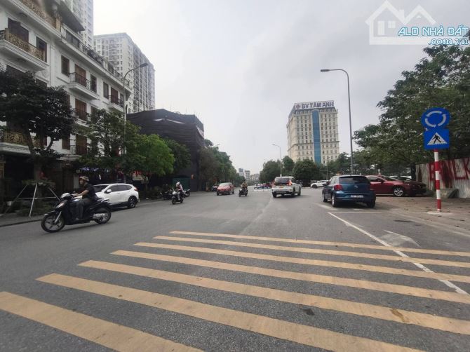 BÁN BIỆT THỰ LIỀN KỀ HC GOLDEN CITY 5T THANG MÁY LÔ GÓC HỒNG TIẾN BỒ ĐỀ LONG BIÊN 65 TỶ 1
