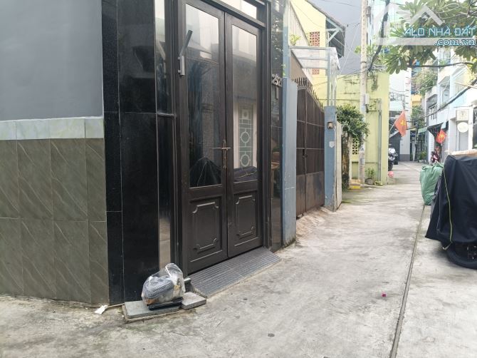 Ngay Thảo Cầm Viên. Bến nghé. Q1. DT: 4,2m. NH 4,9 x 7,3m. 4 TẦNG. Giá 8,3 tỷ 4PN 4wc