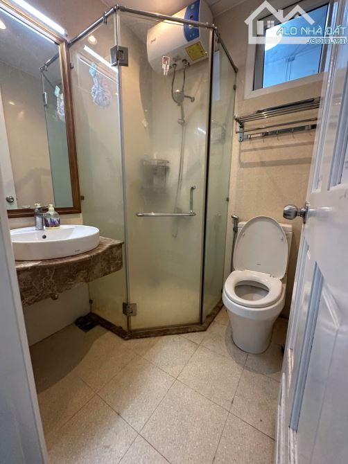 Bán căn hộ Sky Center, 2PN , 2WC , 75m2 ,Giá : 5.1 Tỷ , full nội thất