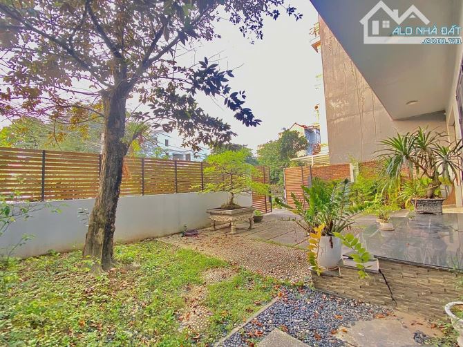 Biệt thự sân vườn 231m đường Hoàng Thế Thiện ngang 11,8m - lô góc - đường 12m
