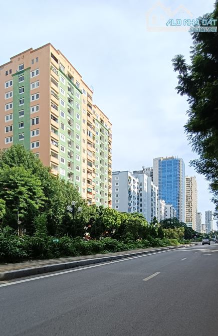 Chỉ 6.3 tỷ - Căn hộ 108.6m2 - 3 Ngủ Mặt phố Nguyễn Cơ Thạch, BC Đông Nam