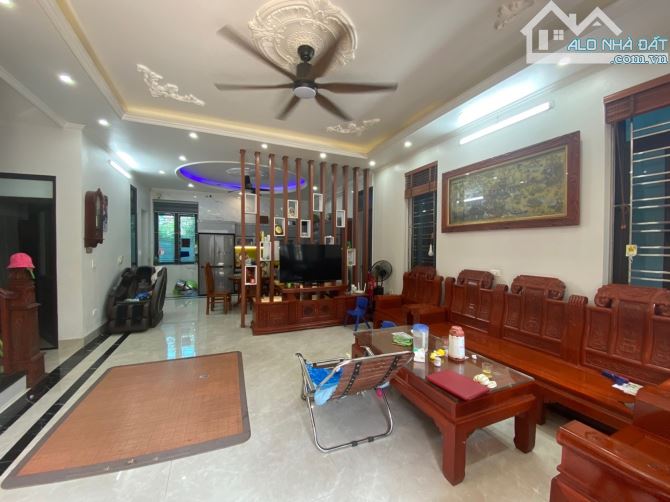 Bán biệt thự 3 tầng 252m2 Nam Sơn, TP Bắc Ninh chỉ 5 tỷ 950 triệu