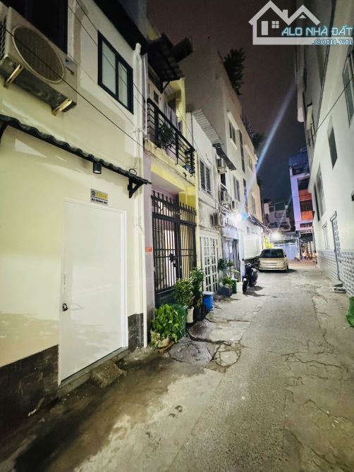 HẠ CHÀO 500 TRIỆU – NHÀ 2 MẶT TIỀN HẺM XE TẢI QUẬN 10 – GIÁ MỚI CHỈ 5.7 TỶ!