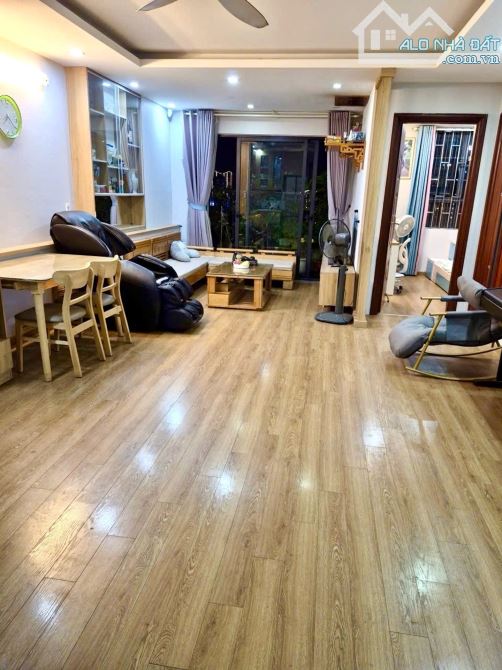 CHUNG CƯ TRUNG KÍNH – VỊ TRÍ TRUNG TÂM – BAN CÔNG ĐÔNG NAM MÁT MẺ