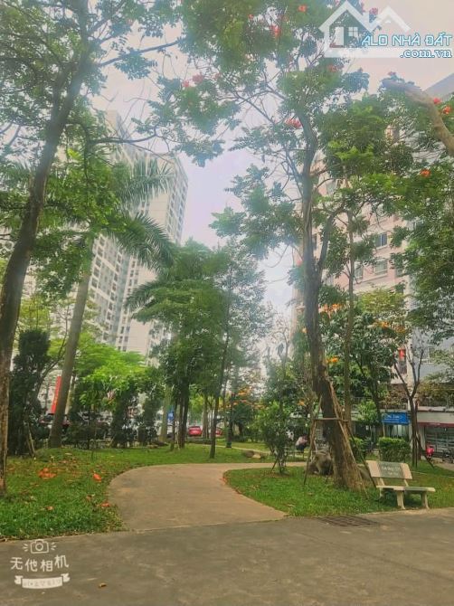 Bán chung cư Hồng Hà Eco City 50m căn góc ban công Nam 2 ngủ giá 3 tỷ