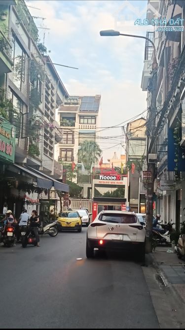 Bán nhà 3 tầng 72m2,Trần Nguyên Hãn thông Nguyễn Công Hòa , ô tô tránh, giảm ngay 140 triệ