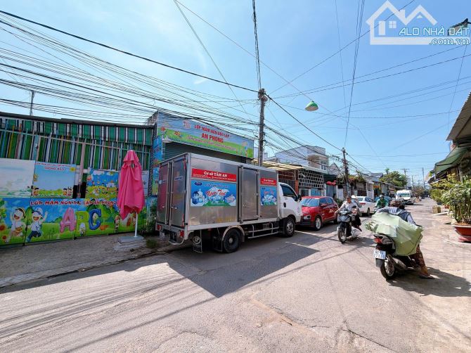 Bán Nhà 5x52m ( 263m2) Đường Nhựa 8mét Gần Chợ KP6 Tân Biên - GX Hà Nội.