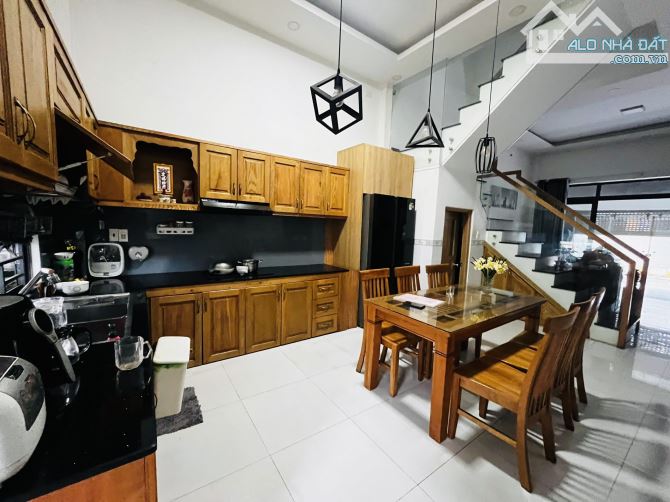 SÁT MẶT TIỀN - 2 MẶT HẺM XE TẢI - NHÀ ĐẸP 3 TẦNG LINH XUÂN - 65m2 - 6.9 TỶ