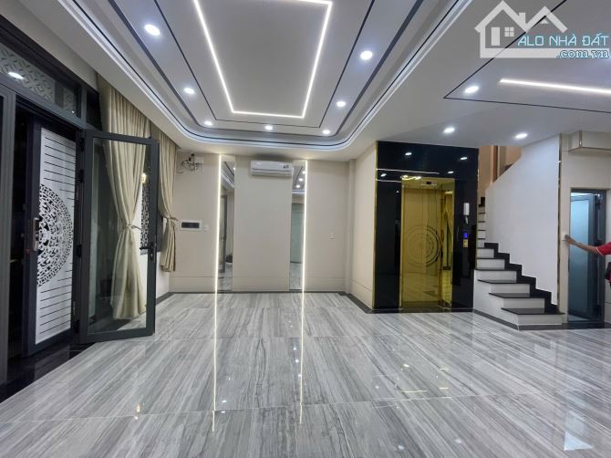 Mặt tiền 5 tầng Phan Đăng Lưu - Ngang 6.5m- 4PN - Không lộ giới - Full nội thất - 13.4 Tỷ