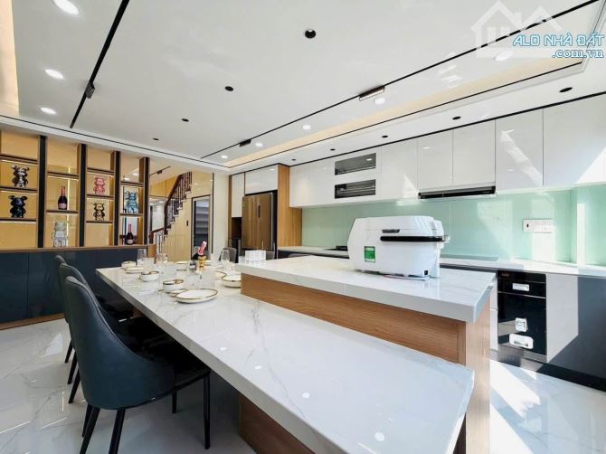 🏡 BÁN NHÀ TƯ ĐÌNH, PHƯỜNG LONG BIÊN – 65M² – 6 TẦNG – 12.5 TỶ THANG MÁY – Ô TÔ – PHÂN LÔ