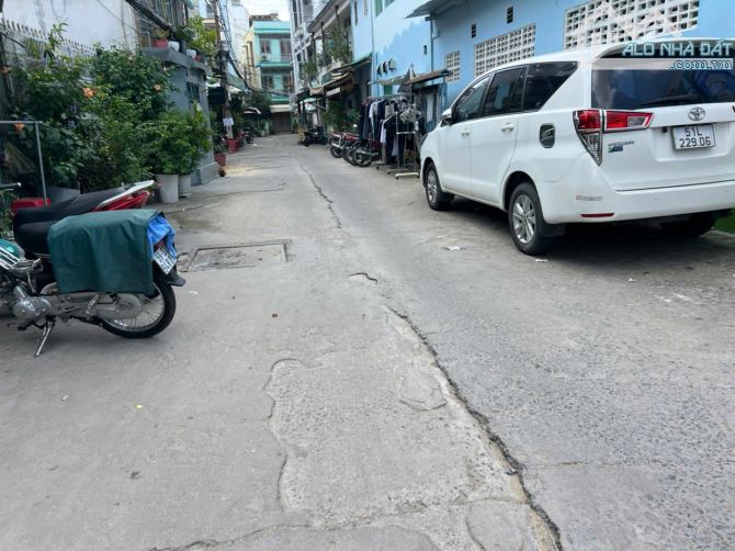 BÁN NHÀ HẺM XE HƠI 16 CHỖ LÊ VĂN DUYỆT, BÌNH THẠNH – 81,7M² , 2 TẦNG – GIÁ 10,8 TỶ