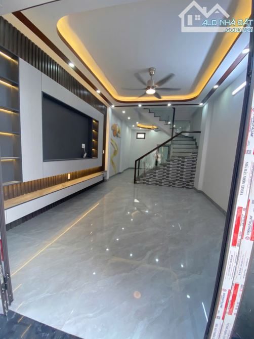 Bán nhà 3 tầng x 42m2 xây mới, ngõ nông tại Mỹ Tranh, Nam Sơn, An Dương giá chỉ 2,05 tỷ