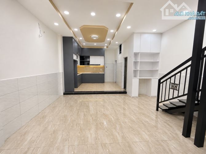Bán nhà hẻm xe hơi thông Bùi Đình Tuý - Chu Văn An - DT gần 35m2 hơn 5 tỷ nhỉnh