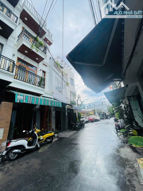 🔥 Nhà 3,5 tầng mặt tiền đường Đoàn Nhữ Hài nối dài thông ra 43 Cù Chính Lan .