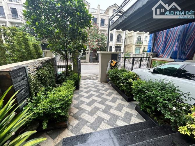 BIỆT THỰ STARLAKE TÂY HỒ TÂY, 154M2, 5 TẦNG - 2 MẶT ĐƯỜNG TO - KINH DOANH, CHỈ 100+ TỶ