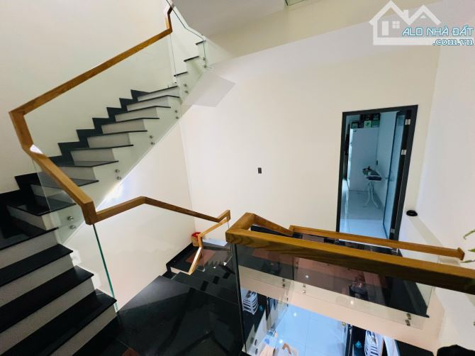 BÁN NHÀ 3 TẦNG MỚI & ĐẸP_KHU NỘI BỘ THẮNG NHẤT, ĐƯỜNG RỘNG 11M, KHU DÂN TRÍ CAO_ GIÁ TỐT