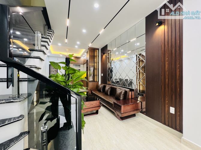 Bán nhà 57m2 3 tầng độc lập tại Cam Lộ, Hồng Bàng chỉ 2,9x tỷ.