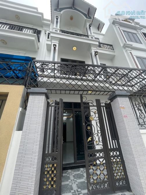 Nhà 3 tầng xây mới Đào Yêu – ngay chân cầu Kiến An-61m²-nhỉnh 2 tỷ