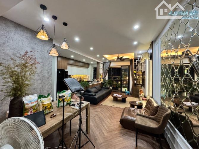 CHUNG CƯ 90 NGUYỄN TUÂN CĂN GÓC 90M 3N2VS GIÁ 9.1 TỶ