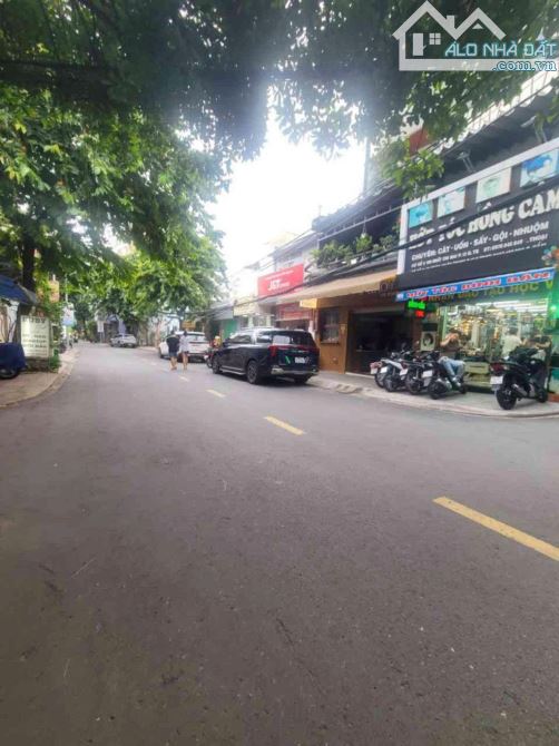 BÁN NHÀ KHUÔN ĐẤT LỚN. NHẤT CHI MAI, TÂN BÌNH – DT 8X26M, 4 TẦNG, 700M² SÀN – GIÁ 29 TỶ