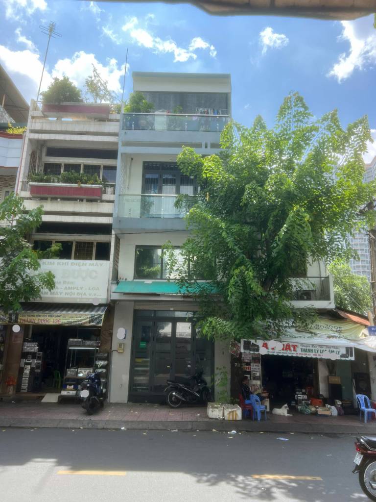 Bán nhà mặt tiền Lý Nam Đế, Quận 11, dt 50,9m2, trệt lửng 2 lầu, giá chỉ 16.8 tỷ