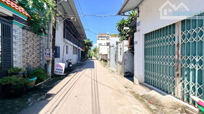 có dãy nhà trọ ở Trảng Dài diện tích gần 150m2 cần bán lại giá 2 tỷ hơn