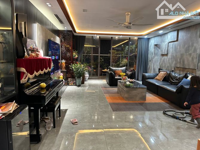 Bán CH Penhouse Duplex AZ Lâm Viên DT 255m 6n4vs Full NT hướng ĐN, tầng trung sẵn sổ