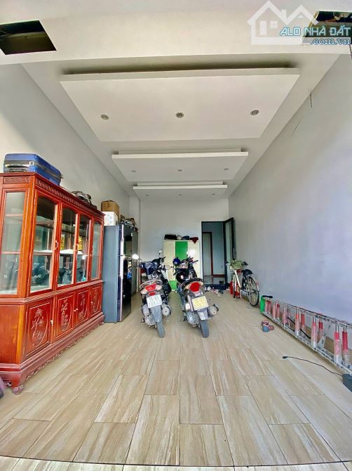 Bán biệt thự sân vườn Hoàng Thế Thiện - 231m2 - mặt tiền 11,8m - 3 tầng - lô góc - 16,99ty