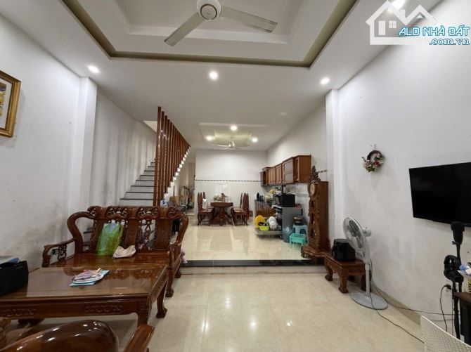 Bán nhà 2 tầng đường ( 7m5) Thanh Lương 18, Hòa Xuân, DT 100m2- Giá chỉ 6,2 Tỷ TL